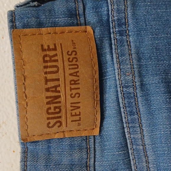 Levi High Rise Super Skinny - Picture 5 of 5